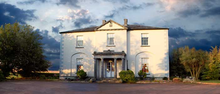 Blanchville House & Courtyard provide luxury Bed and Breakfast or Self-Catering Accommodation in the heart of County Kilkenny : Stay in the large Manor House or rent one of the charming period properties in the Courtyard : ideal bed and breakfast or self catering accommodations in Kilkenny